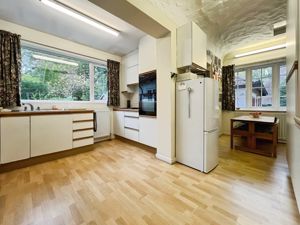 Photo 27- click for photo gallery